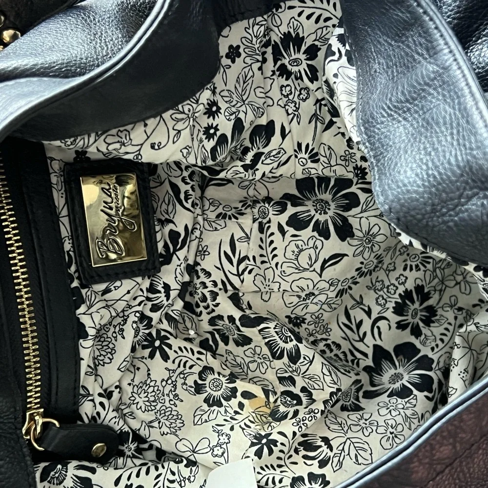 Bryna Nicole Black leather stud hobo shoulder bag - Picture 7 of 7